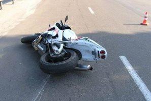 На трассе под Белозёркой ночью разбился мотоциклист