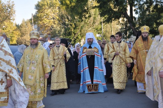 В день памяти Апостола Иоанна Богослова в Херсон прибыли мощи святых Апостолов