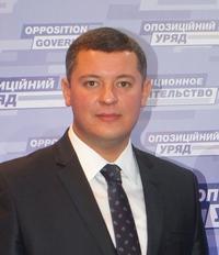 Оппозиционер Устинов считает, что "вынос тела" Яценюка - лишь репетиция в политической судьбе премьера