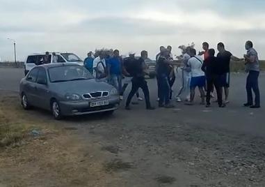 Нелегальные таксисты на Чонгаре избили водителя автобуса