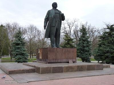 В Цюрупинске не знают, куда пропал демонтированный памятник Ленину