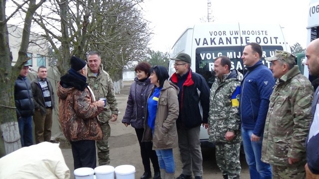 Днепровские депутаты-волонтеры поздравили украинских военных с праздниками