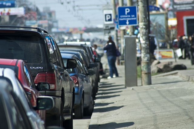 Херсонские чиновники никак не оторвутся от "кормушки", - Власов о городских парковках