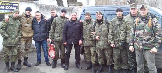 Бизнесмен-волонтер из Белозерки уже год помогает батальону "Херсон"