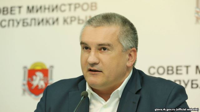 "Гоблин" Аксенов утверждает, что «угрозы срыва курортного сезона» в Крыму нет