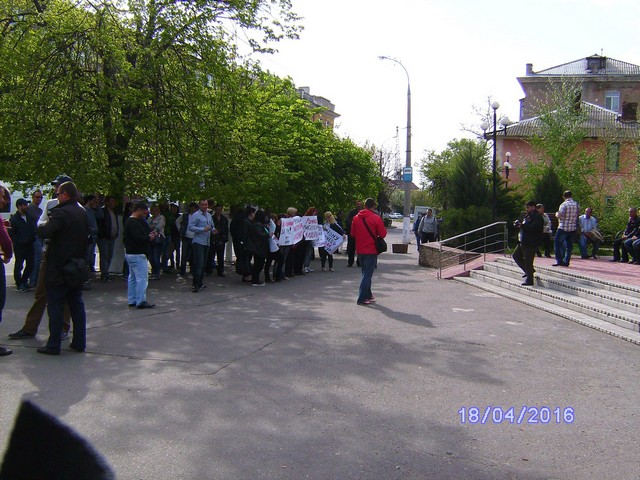 Сегодня возле облпрокуратуры митинговали. Обещали принести шины