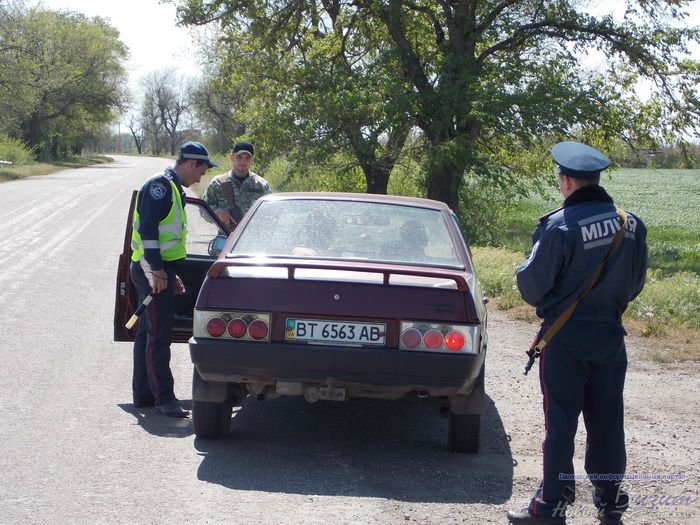 Геническ херсонская область новости. Полиция Геническа. Полицейские на блокпосту в Херсонской. Геническ отдел полиции. Геническ происшествия сегодня.