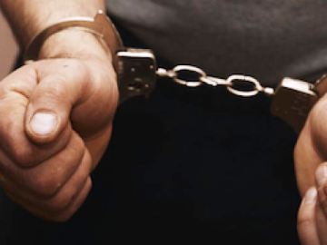 В Херсоне полицейские задержали уличного грабителя