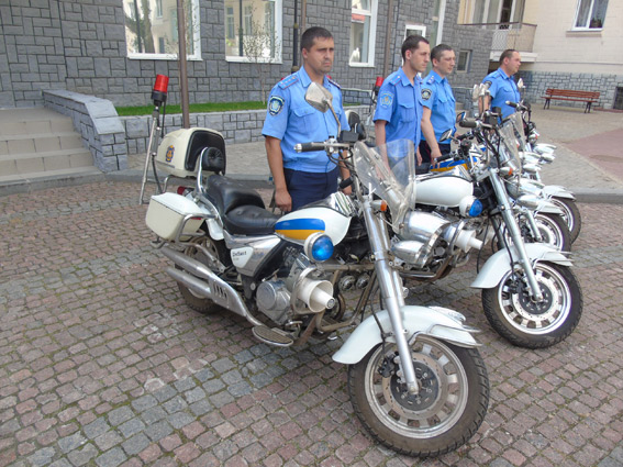 На три курортных района полицейским дали четыре мотоцикла