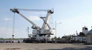 Херсонский морской порт хочет отремонтировать плавкран за 4,8 млн. гривен