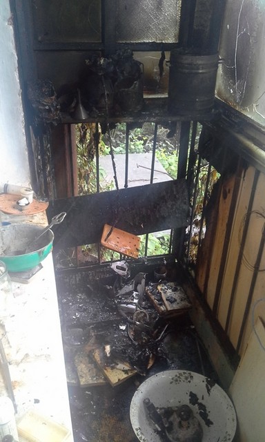 В Новой Каховке из-за неосторожного обращения с огнем горел балкон в многэтажке