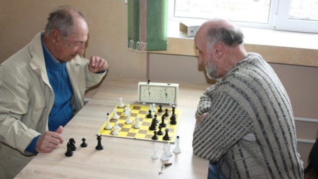 В Каховке прошли соревновния среди ветеранов шахмат