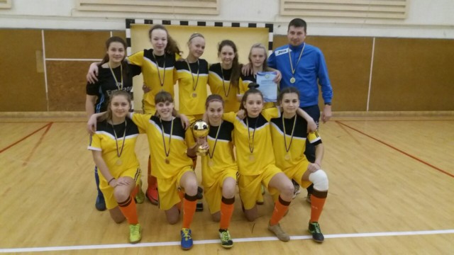 Херсонская команда девушек привезла золото с чемпионата Украины по футзалу