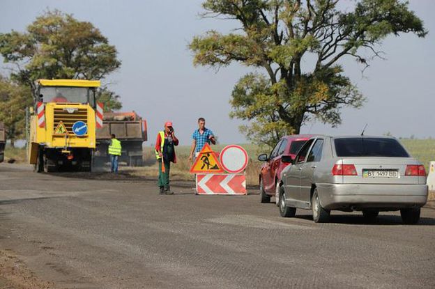 Херсонская ОГА заключила договор на ремонт сельской дороги за 260 млн. грн по решению суда