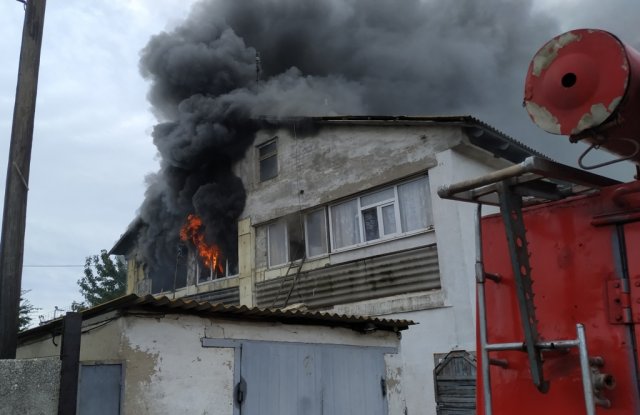 В Новоалексеевке из-за мультиварки сильно горел многоквартирный дом