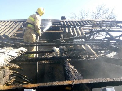 В результате пожара погибла 70-летняя хозяйка дома