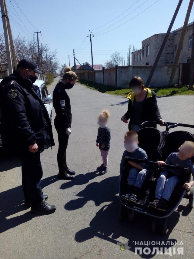 Карантин - это не каникулы: полицейские Херсонщины беседуют с детьми и их родителями