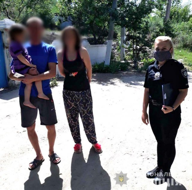 Полицейские вернули родителям двухлетнего ребенка, потерявшегося в городе Берислав