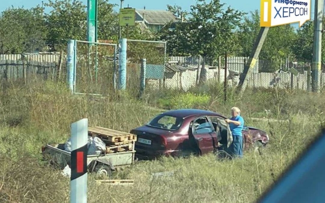 В Голопристанском районе случилось ДТП – машина с прицепом вылетела на обочину
