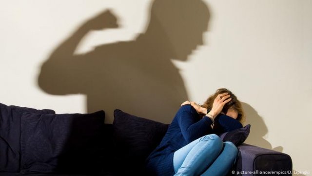 На Херсонщине приговорен к 2 годам лишения свободы мужчину за домашнее насилие