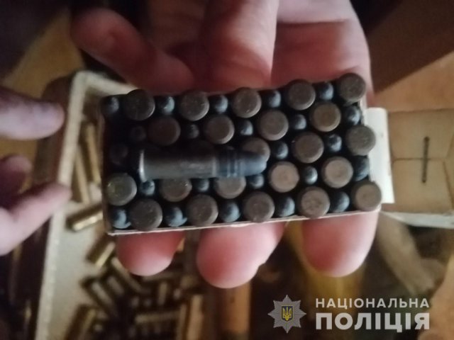 Во время досудебного расследования кражи телефона полицейские Каховского районного отдела полиции изъяли боевые патроны