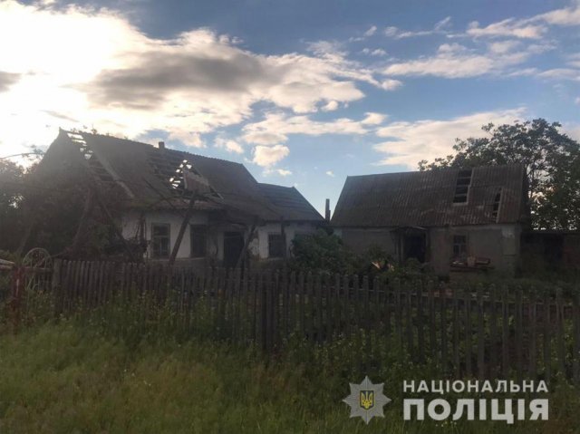 На Херсонщине пронесся торнадо: повреждены крыши домов, повалены деревья