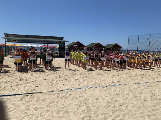 В Скадовске стартовал Чемпионат Украины по пляжному гандболу