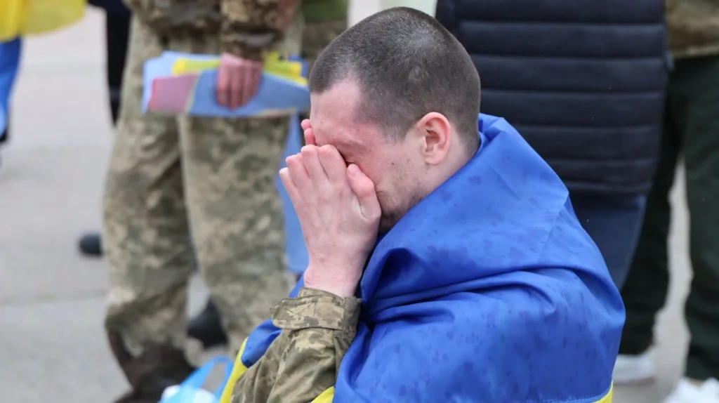193 українських військових повернулися з полону: є поранені