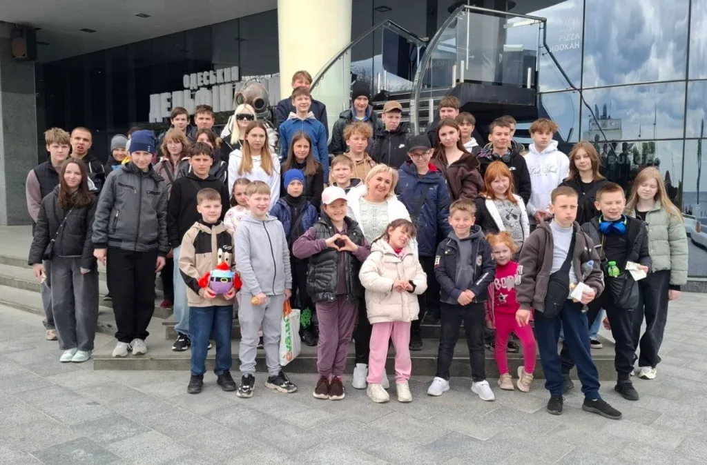 60 дітей з Херсонщини відвідали дельфінарій в Одесі