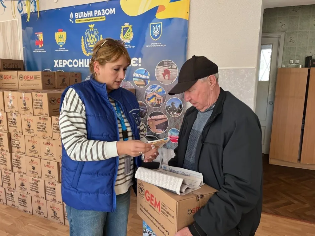 Кривий Ріг: Центр «Вільні разом» видав 162 продпайки переселенцям