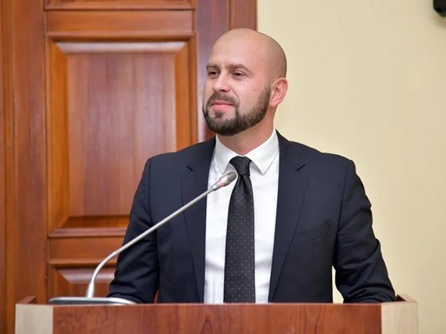 Нардеп Павліш ховає свого кума-корупціонера Балоня на кафедрі в аграрному університеті Херсона