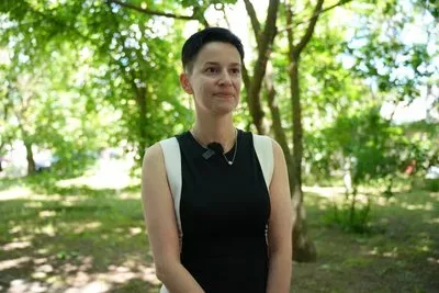 Учні та вчителі під час свята останнього дзвоника в укритті навчального закладу на Херсонщині 3