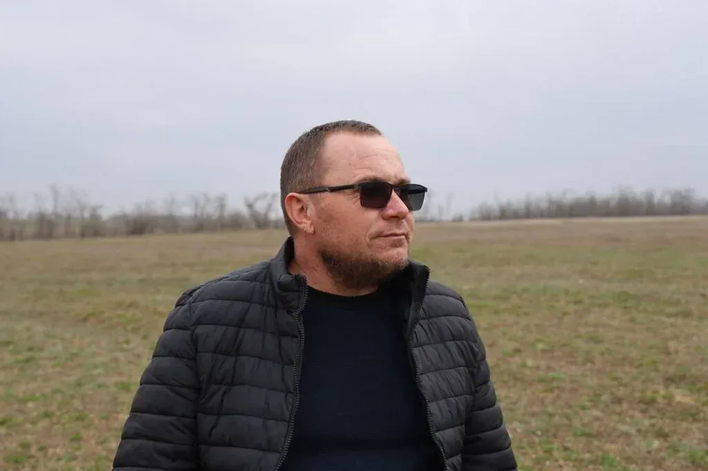 Поля Херсонщини, порізані бліндажами, посівна кампанія під обстрілами 2