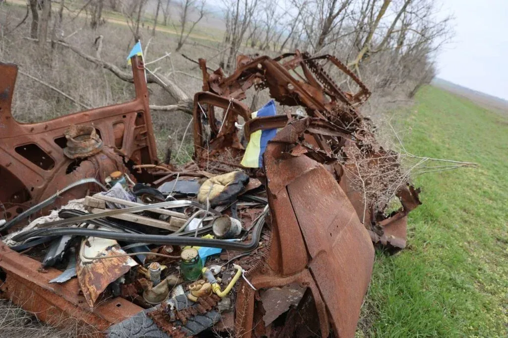 Поля Херсонщини, порізані бліндажами, посівна кампанія під обстрілами 5