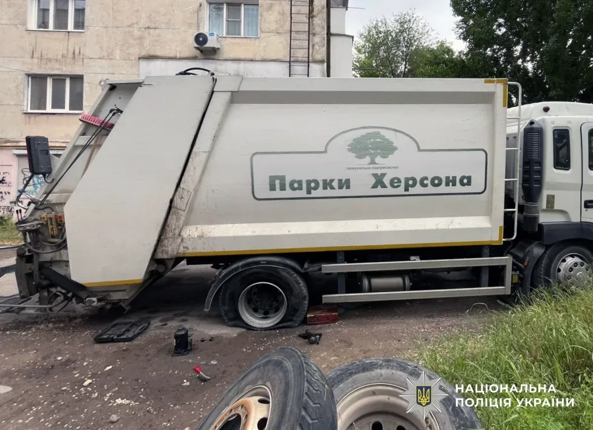 Двоє вибухотехніків поранено під час розмінування в Херсоні, загалом 8 жителів області постраждали від обстрілів 4