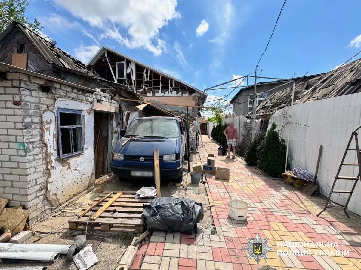 Наслідки обстрілів російськими військами на Херсонщині, пошкоджені будинки та автомобілі 2