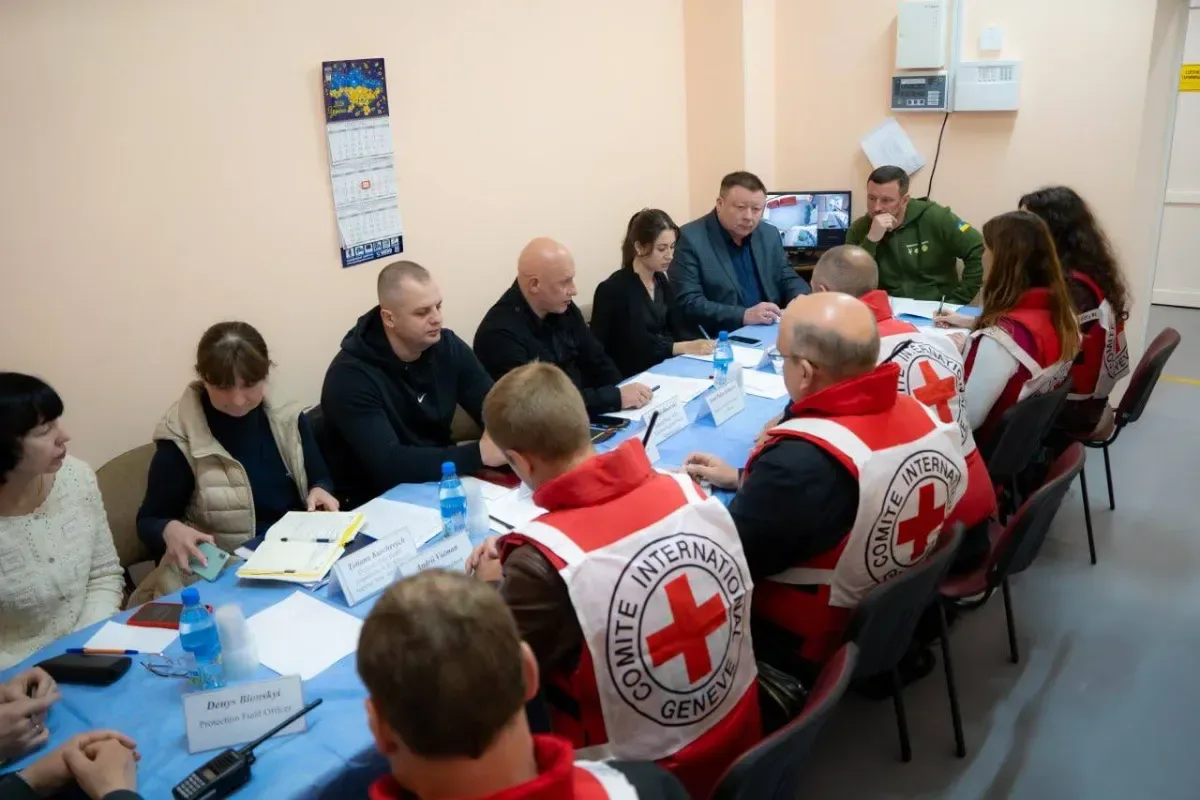 Начальники Херсонської МВА та ОВА зустрічаються з делегацією Міжнародного Комітету Червоного Хреста 4