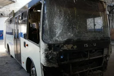 Тролейбус у Херсоні, рух якого тимчасово зупинено через обстріли та дронові атаки російських військ 5