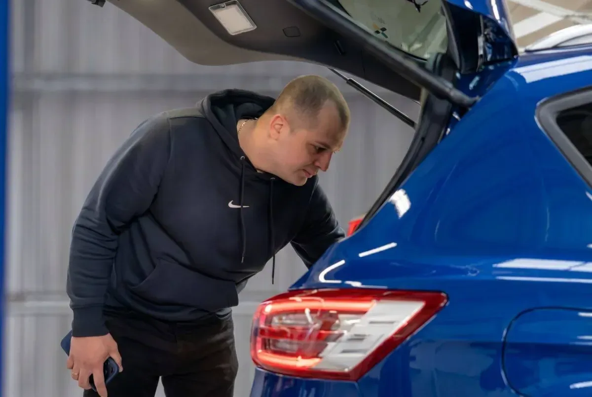 Два легкові автомобілі Ford WA6, передані Херсонській громаді від міста Бонн та Blau-Gelbes Kreuz. 1