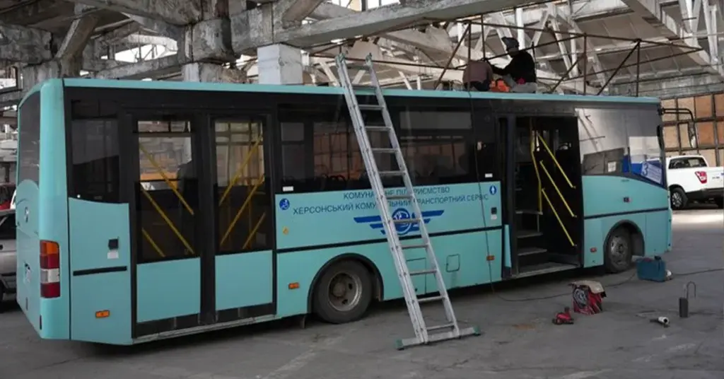 Херсонські маршрутки захистять від дронів РЕБ-системами та сітками