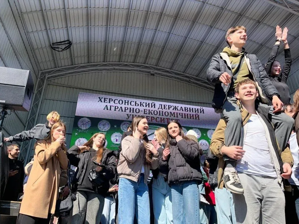 Презентація Херсонського аграрно-економічного університету (ХДАЕУ) для абітурієнтів у дендропарку Кропивницького. 4