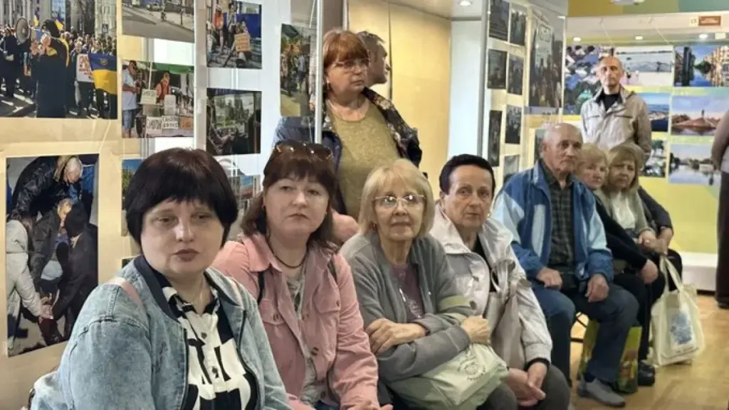Херсонський музей представив у Миколаєві виставку про окупацію та обстріли