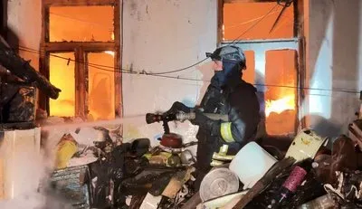 Андрій Гавриляк, рятувальник ДСНС, працює на місці ліквідації наслідків російського обстрілу в Херсоні. 4