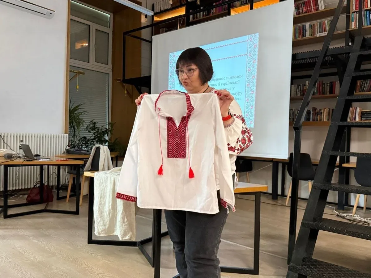 Херсонці на лекції-дискусії про вишиванку в Одесі до Дня вишиванки 1