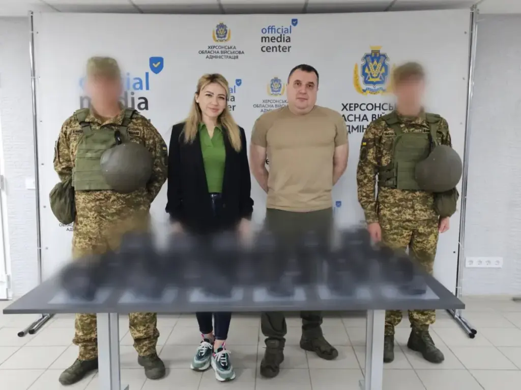 Нацгвардія Херсонщини отримала прицільні системи та павербанки на 150 тисяч гривень