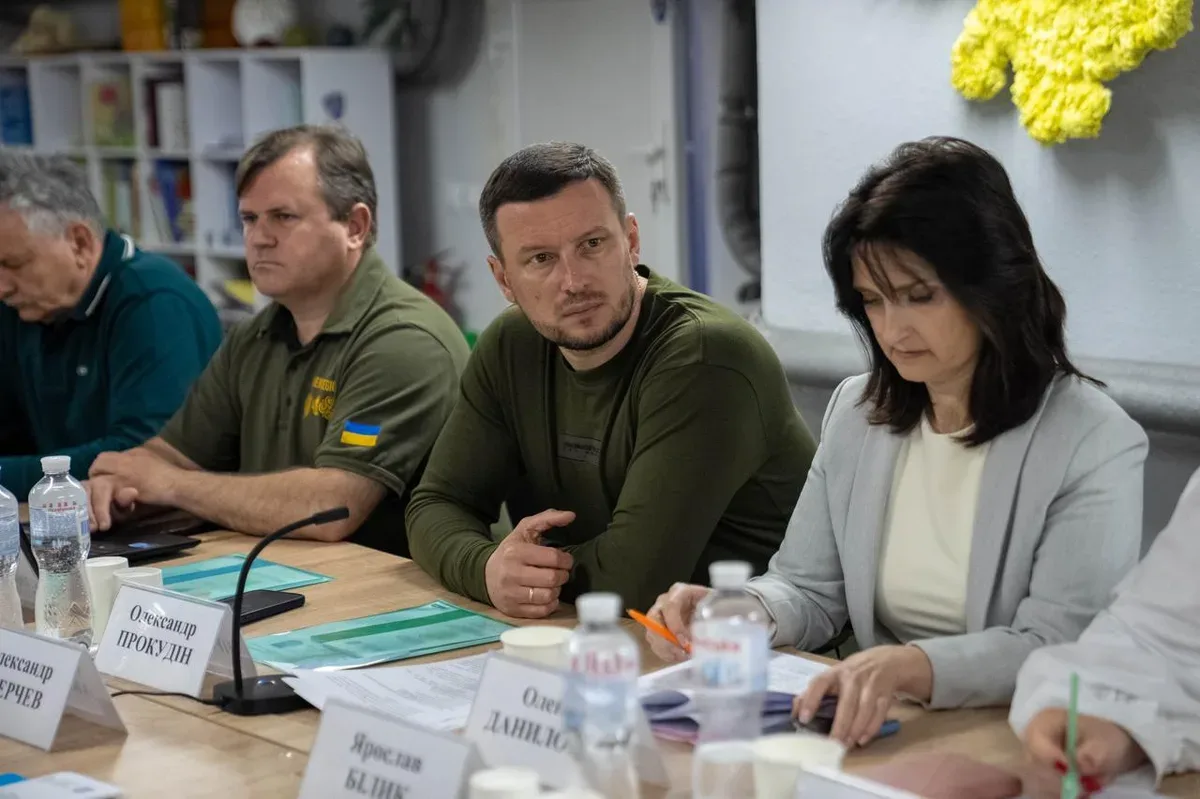 Олександр Прокудін вручає державні відзнаки науковцям Херсонщини 1