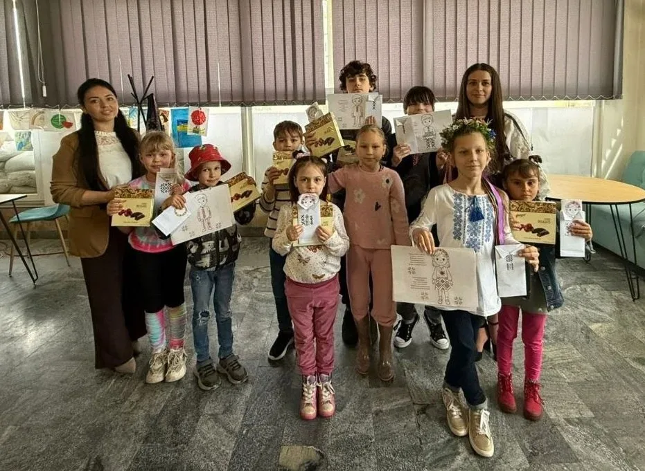 Переселенці з Херсонщини у Миколаєві створили вишиванки