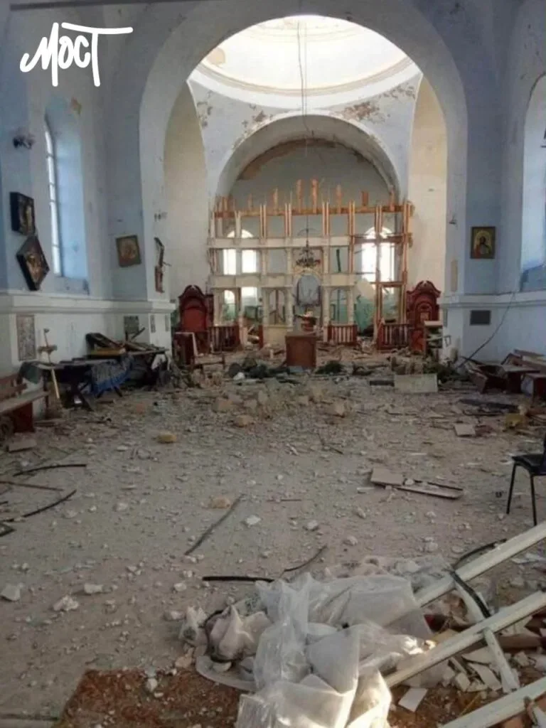 Зруйновані будинки та відсутність світла у Старій Збур'ївці на Херсонщині, що потерпає від російської окупації та обстрілів. 2