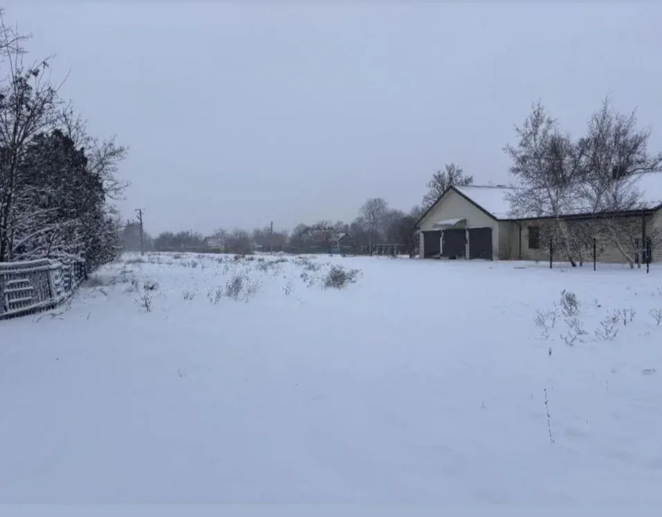Зруйновані будинки та відсутність світла у Старій Збур'ївці на Херсонщині, що потерпає від російської окупації та обстрілів. 5