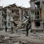 Зруйновані будинки в Антонівському окрузі Херсона після обстрілів, без світла та газу, з людьми, які залишилися